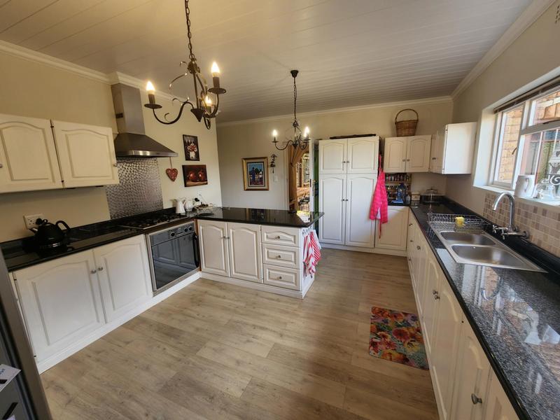 4 Bedroom Property for Sale in Panorama Western Cape